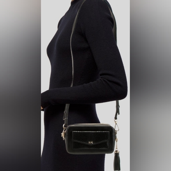 Michael Kors Crossbody Black Leather & Gold Hardware - Picture 7 of 7